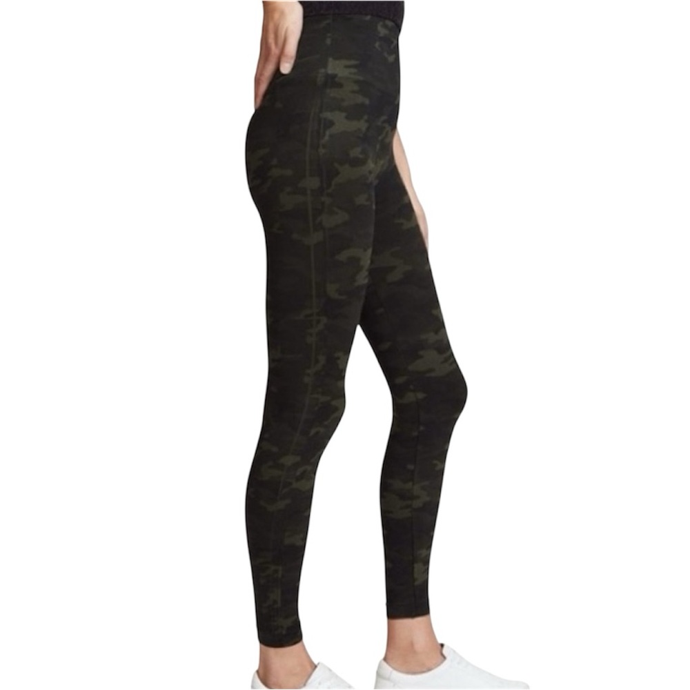 Spanx High Waisted Seamless Look At Me Now Green Camo Full Length Leggings